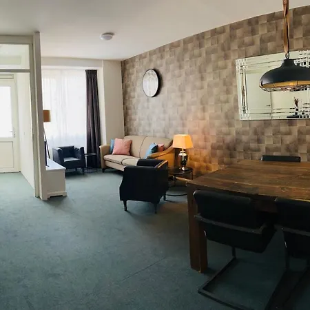 Shoreline Katwijk アパート *